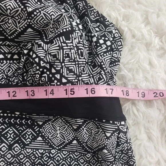 Kona Sol black Aztec and Geometric Swimsuit top - Picture 2 of 8